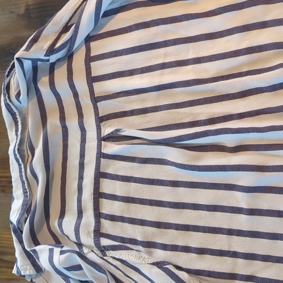 Striped button up top - Picture 4 of 4